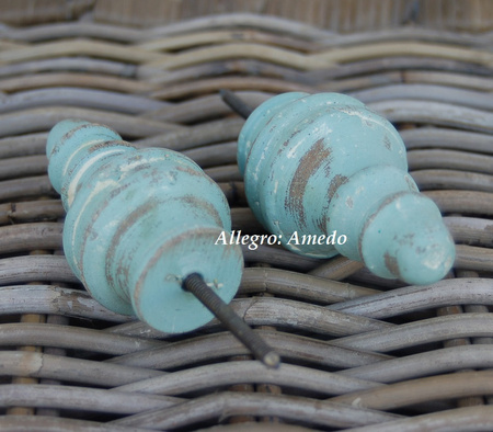 Turkusowa duża rustykalna gałka.