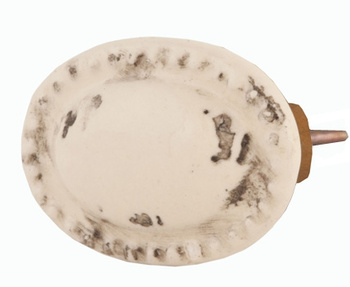 Porcelanowa rustykalna, kremowa gałka do mebli.