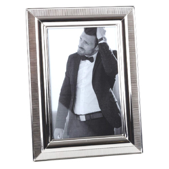 Elegancka srebrna ramka Tommy z ryflowanym brzegiem na zdjęcie 10*15cm 