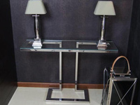 Srebrna ciekawa, nowoczesna konsola Victory Ska.